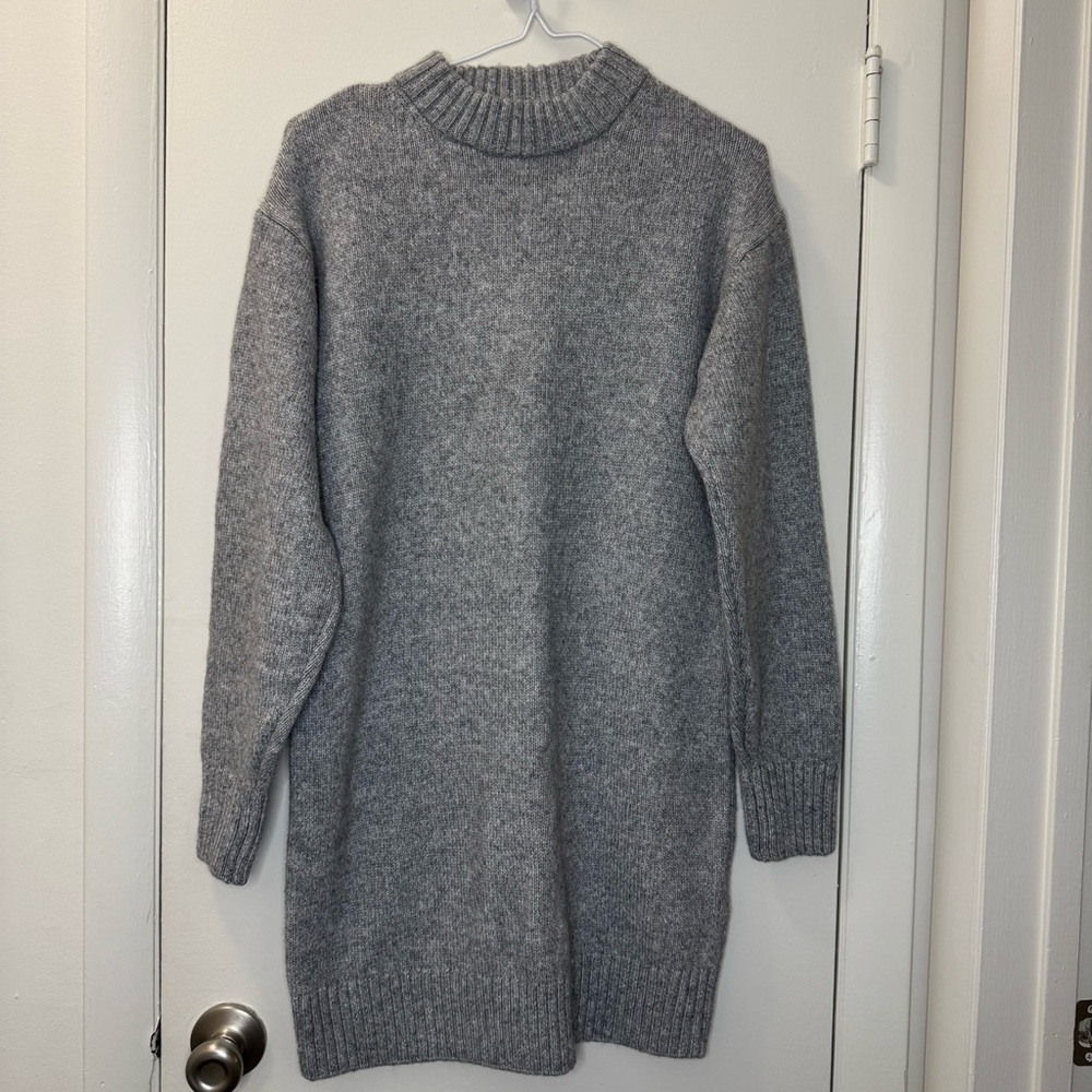 H&M Gray Turtleneck Sweater